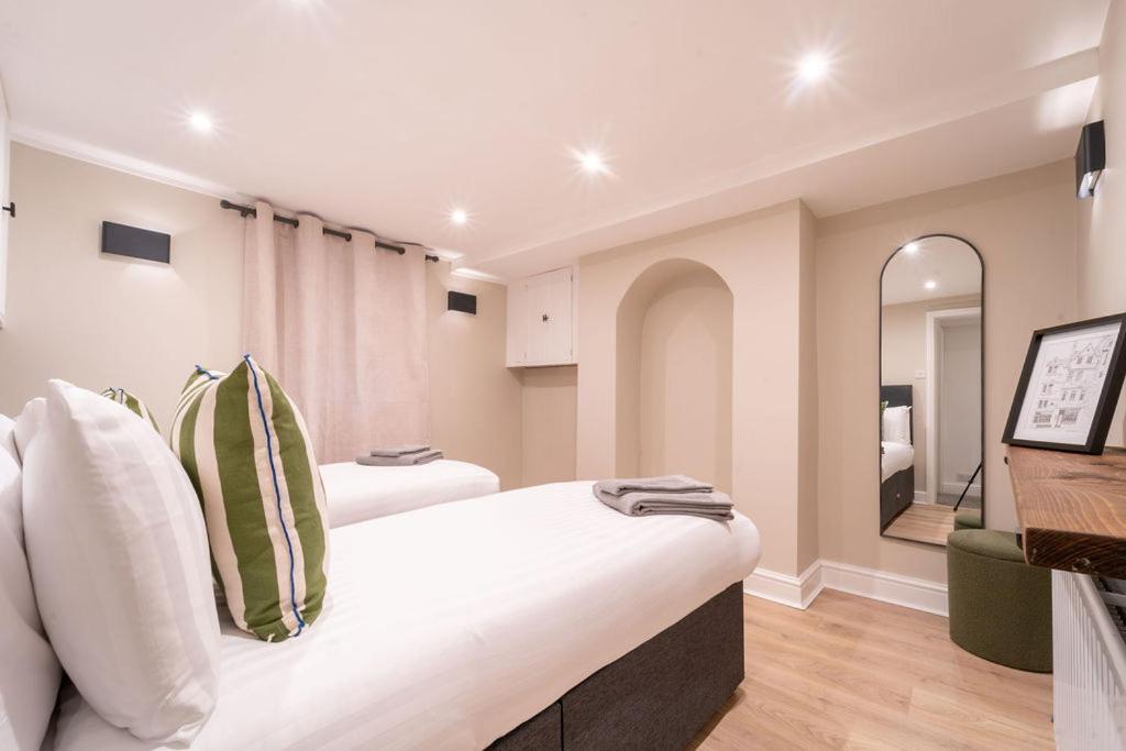 Elegant 3 Bedroom Home In The Centre Of Cheltenham Exteriör bild