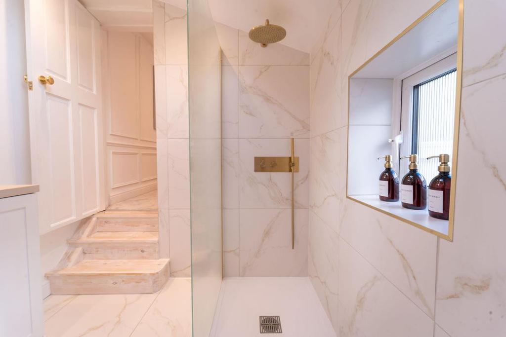 Elegant 3 Bedroom Home In The Centre Of Cheltenham Exteriör bild