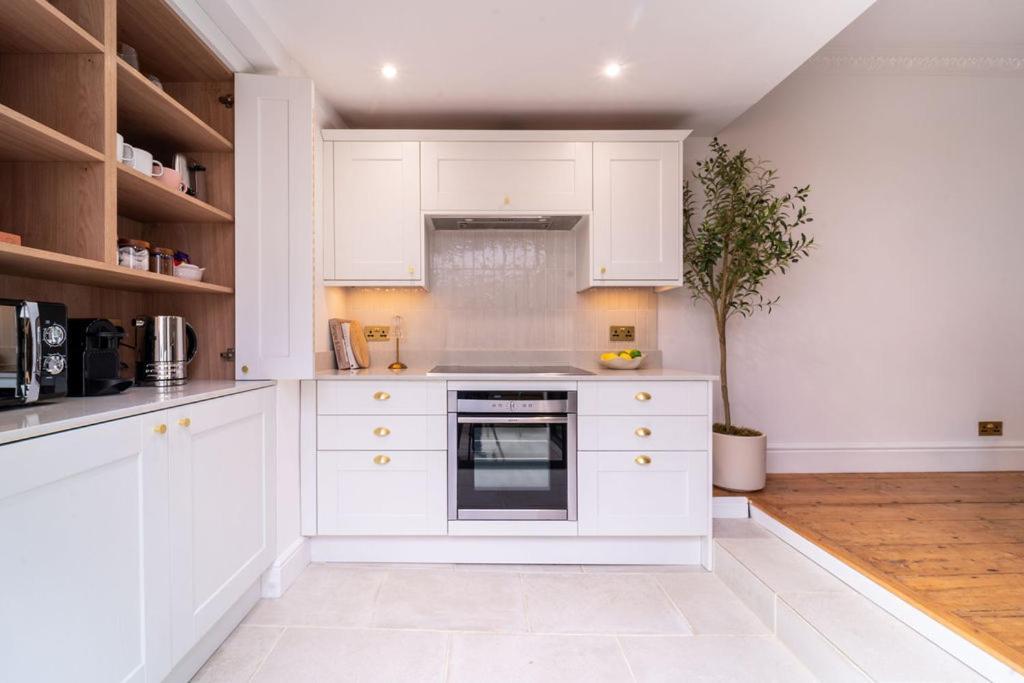 Elegant 3 Bedroom Home In The Centre Of Cheltenham Exteriör bild