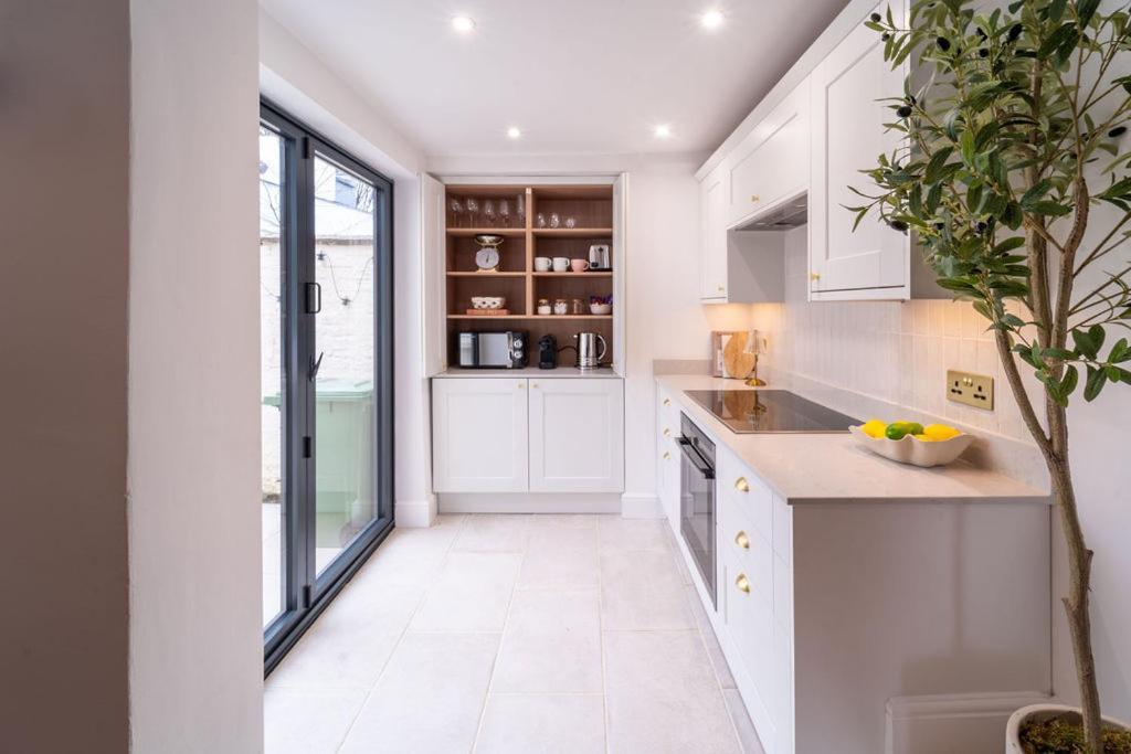 Elegant 3 Bedroom Home In The Centre Of Cheltenham Exteriör bild