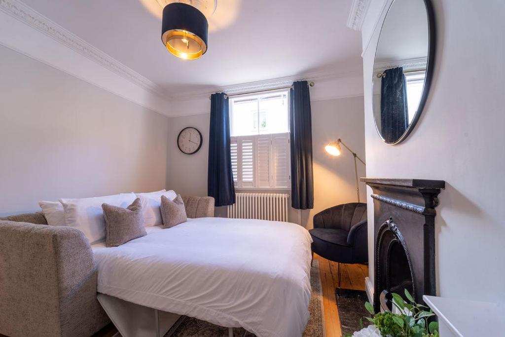 Elegant 3 Bedroom Home In The Centre Of Cheltenham Exteriör bild