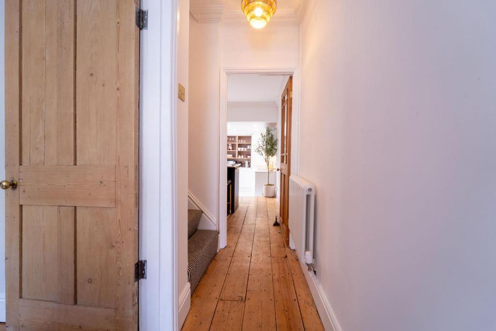 Elegant 3 Bedroom Home In The Centre Of Cheltenham Exteriör bild