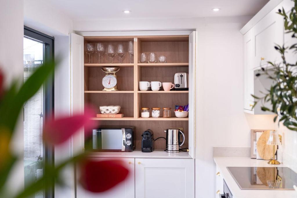 Elegant 3 Bedroom Home In The Centre Of Cheltenham Exteriör bild